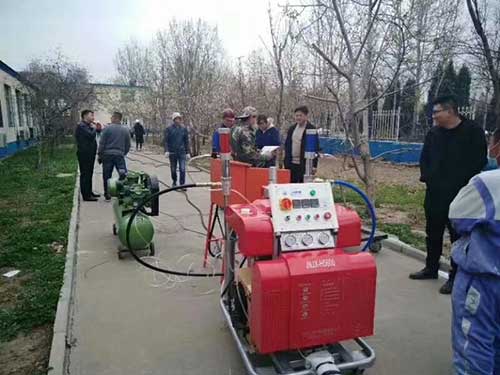 H5600糧庫現(xiàn)場(chǎng)發(fā)泡聚氨酯隔熱保溫發(fā)泡機(jī)